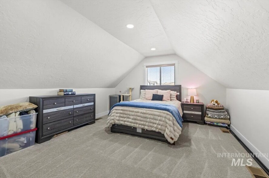 Building Photo - 9901 W Aviara St