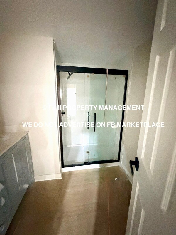 Building Photo - 9209 Hayes Dr