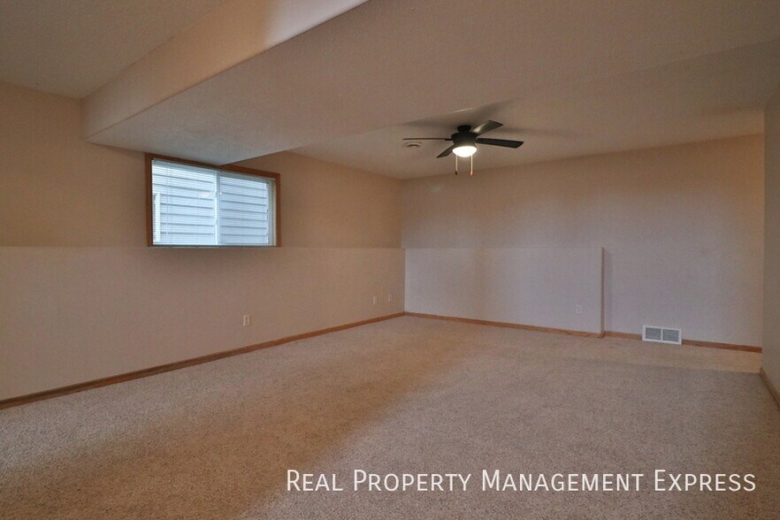Building Photo - 1111 S Dundee Dr
