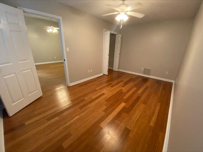 Building Photo - BEAUTIFUL 3 BEDROOM CONDO IN THE HARDIN VALLEY AREA!!!