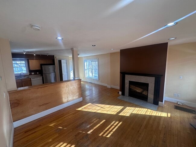 Building Photo - 205 Highland St