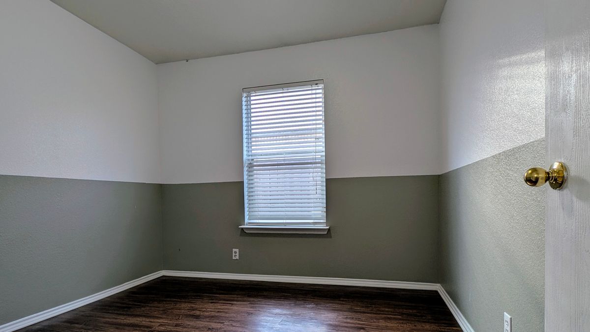 Building Photo - 10619 Shaenview