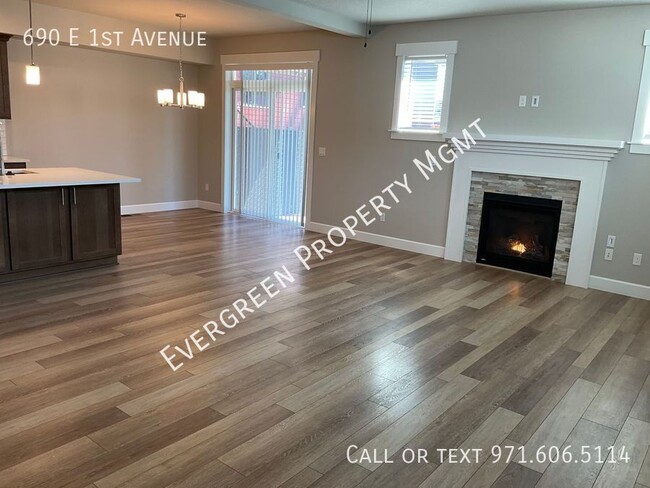 Building Photo - 4bd/2.5ba | Fully Fenced with Covered Pati...