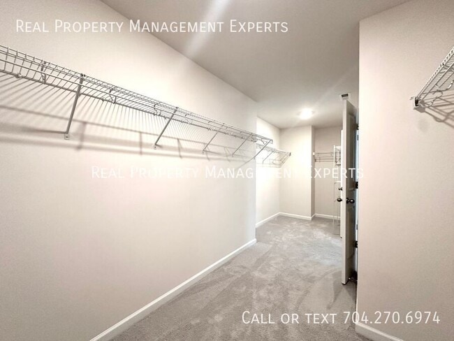 Building Photo - 6029 Whitechapel Ct