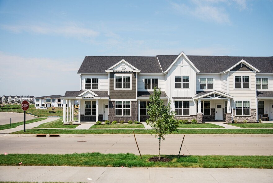 Interior Photo - Four Grand Brownstones - Ankeny