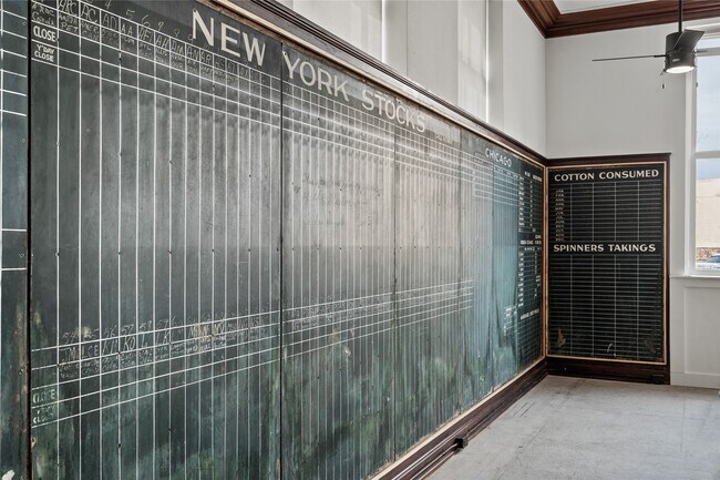 Building Photo - 2102 Mechanic St