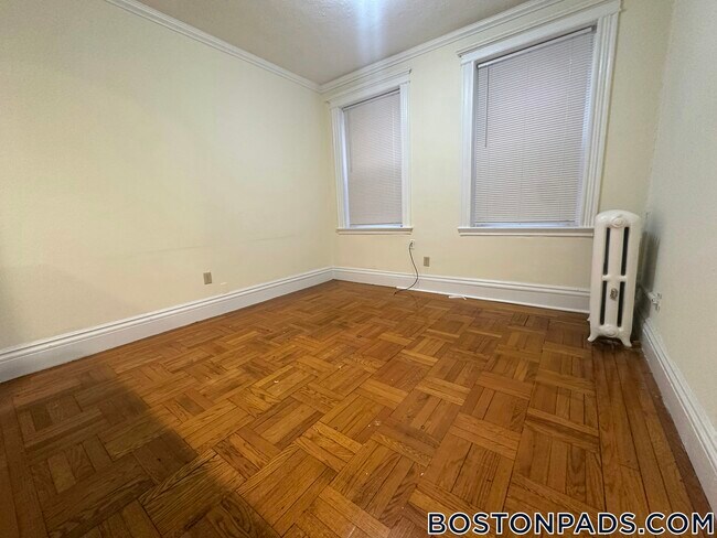 Building Photo - 40 Queensberry St