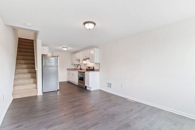 Building Photo - Modern 3BR/2BA Home in Columbia Borough School District w/ Fenced Yard & Central Air!