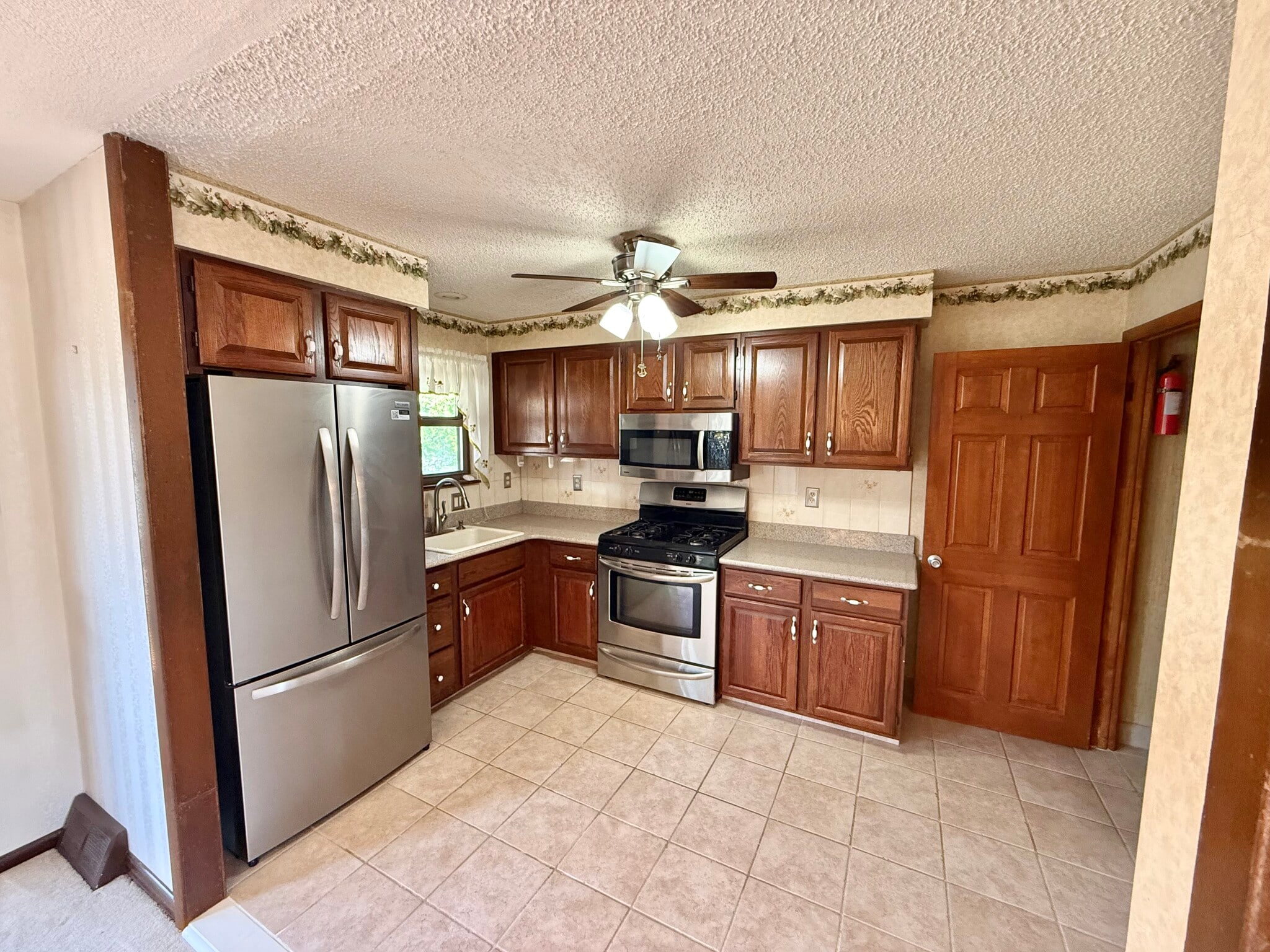 Building Photo - 3620 Canby Dr