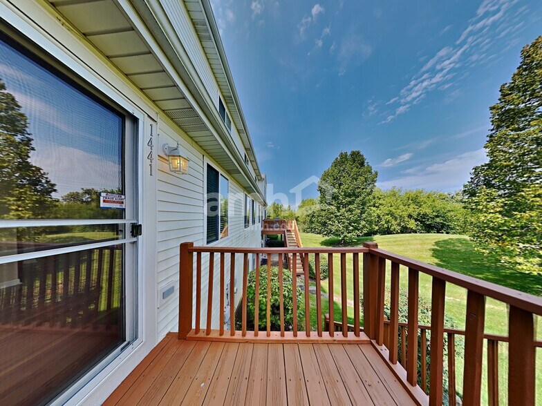 Building Photo - 1441 Meadowsedge Ln