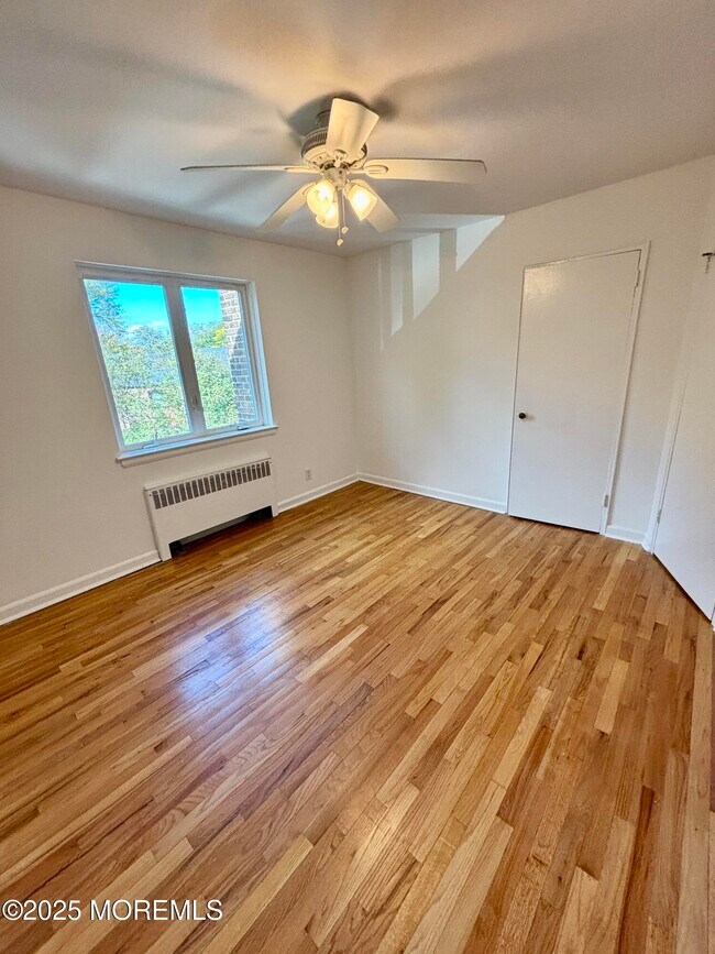 Building Photo - 283 Spring St