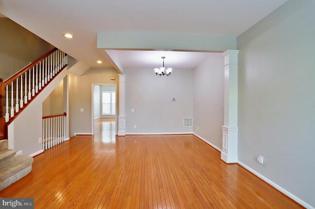 Building Photo - 8239 Singleleaf Ln