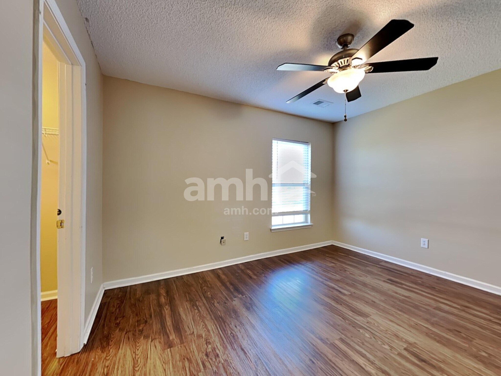 Building Photo - 235 Emerald Isle Dr