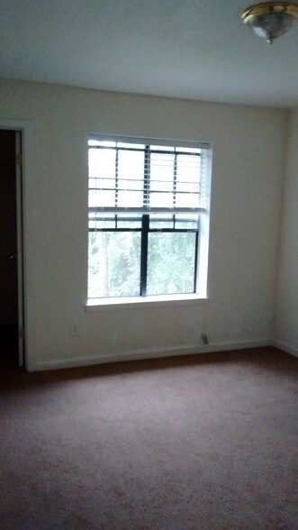 Building Photo - 1106 Verde Dr