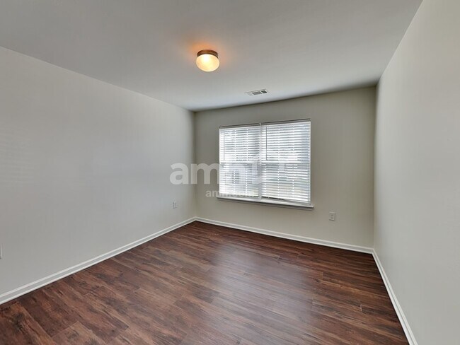 Building Photo - 9624 Eagle Feathers Dr