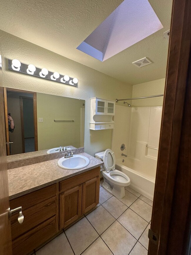 Building Photo - Cozy 4 Bed 2 Bath! Mesa School District !