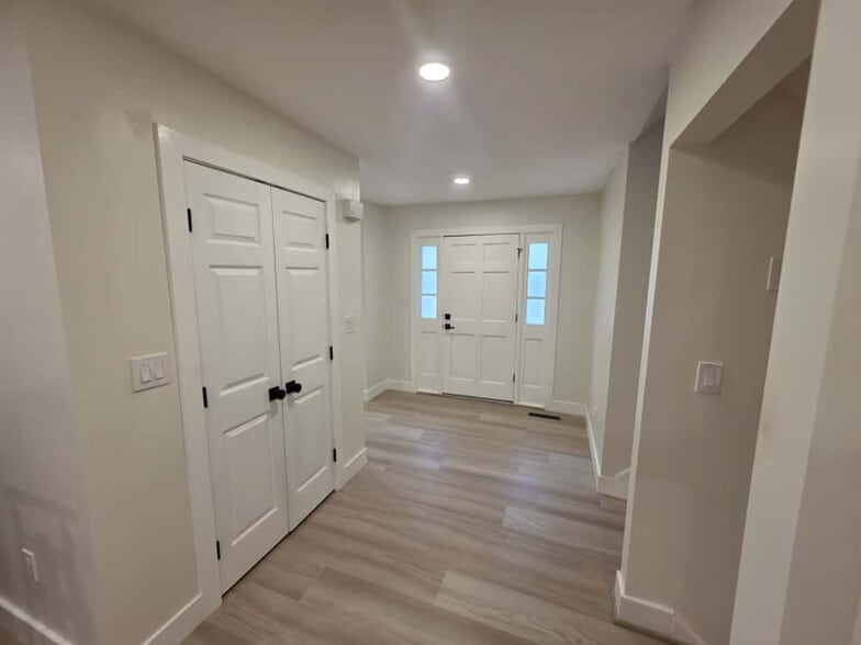 Building Photo - 8614 Burnt Hickory Cir