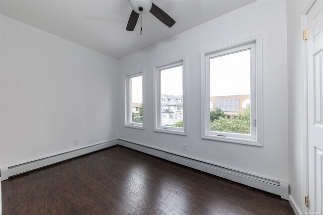 Building Photo - 114 W Chester St