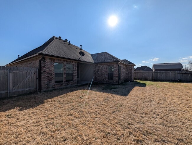 Building Photo - Move-in Ready 3 bed/ 2 bath home in South Bossier