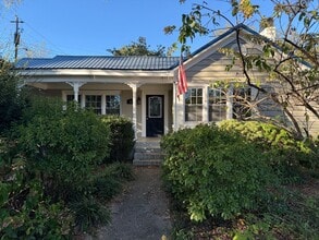 Building Photo - 0011