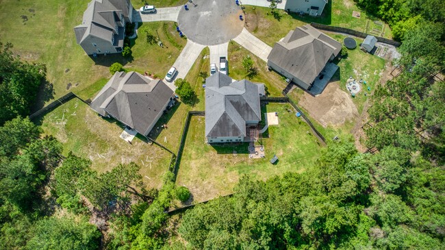 Building Photo - 412 Ponzer Ct N