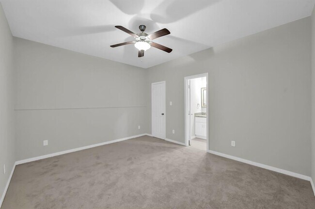 Building Photo - 16693 Meadowcroft St