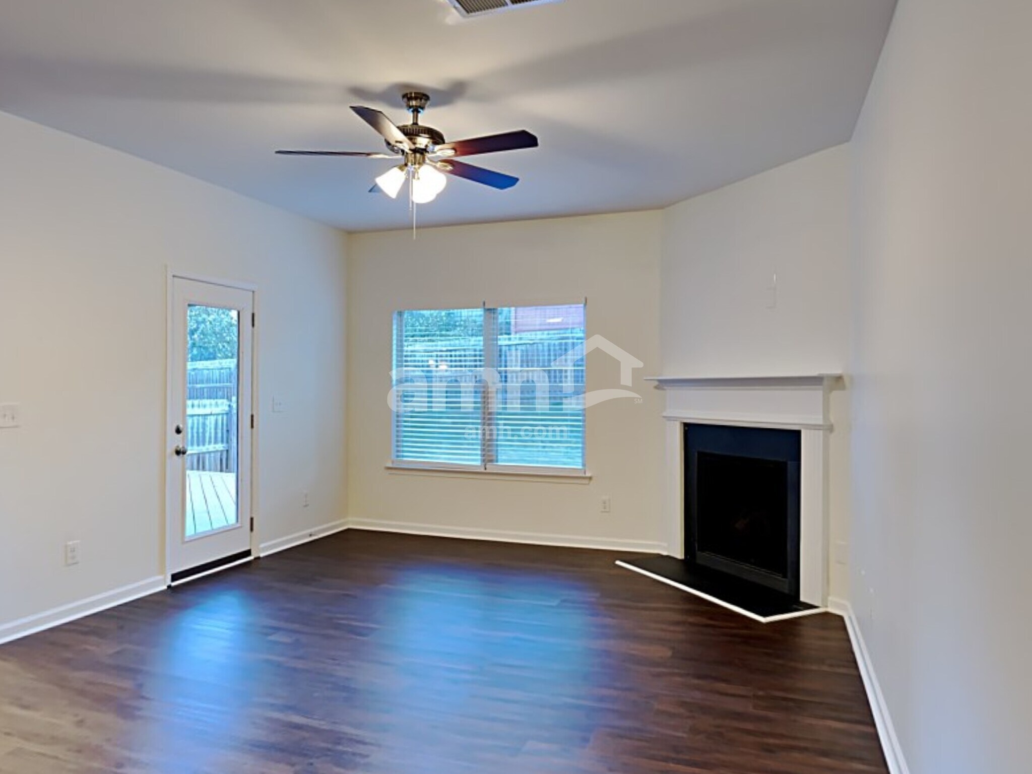 Building Photo - 977 Grenier Terrace NE