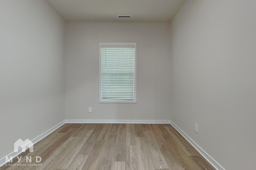 Building Photo - 521 Southland Dr