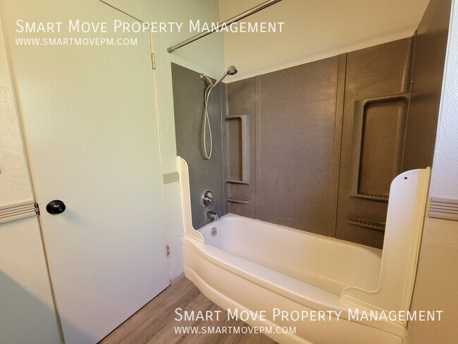 Building Photo - 6030 Kirkwood Cir