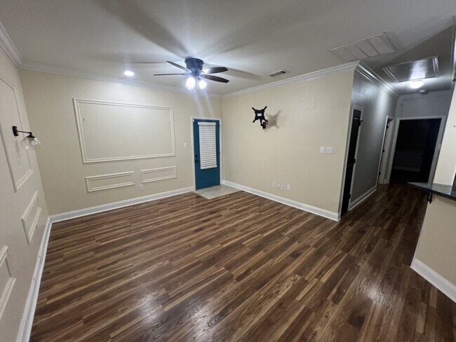 Building Photo - Must See! 2 BR 2 BA condominium located in coveted Juban Courts