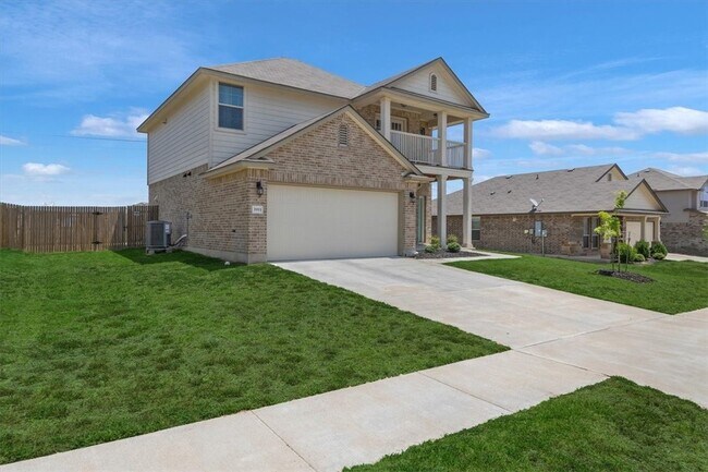 Front with Balcony - 3911 Brunswick Dr