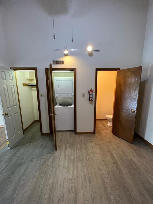 Building Photo - 2-Story, One Bedroom Loft Townhome AVAILABLE JUNE 2026 - Wernersville, PA