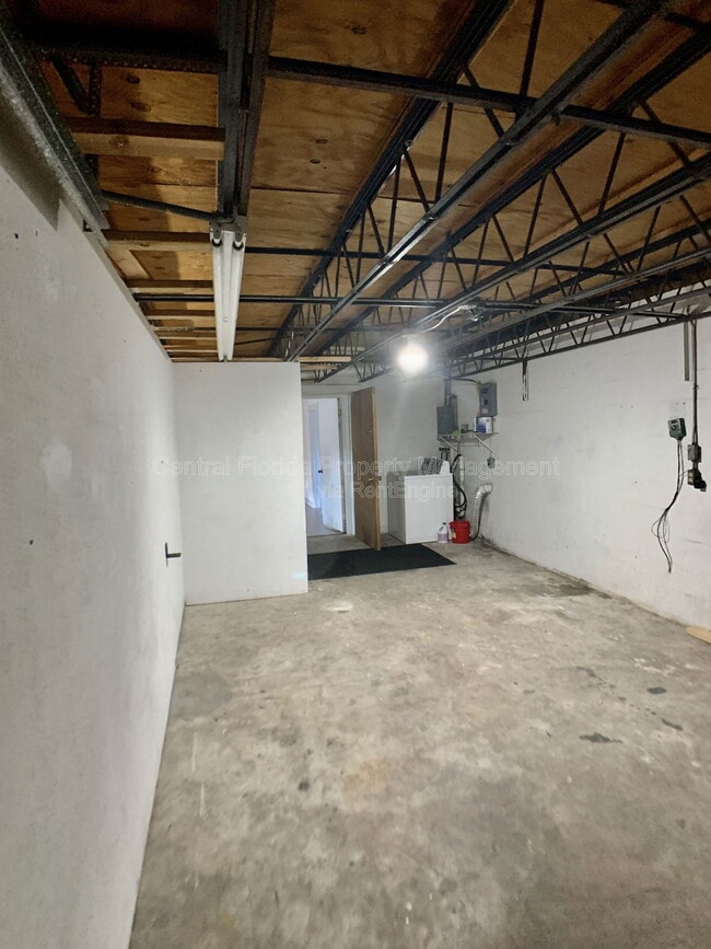 Building Photo - 1235 Virginia Dr