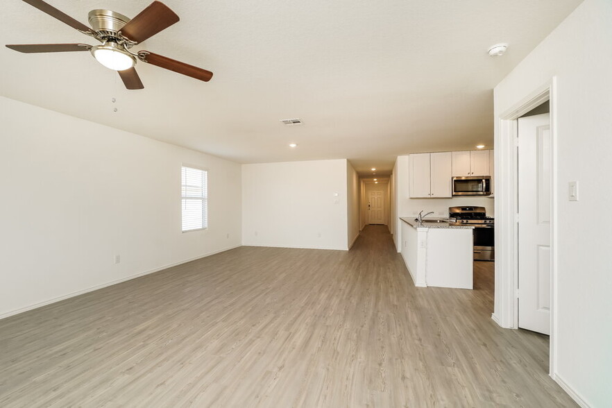 Building Photo - 1221 White Willow