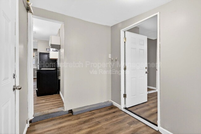 Building Photo - 10261 Imperial Dr