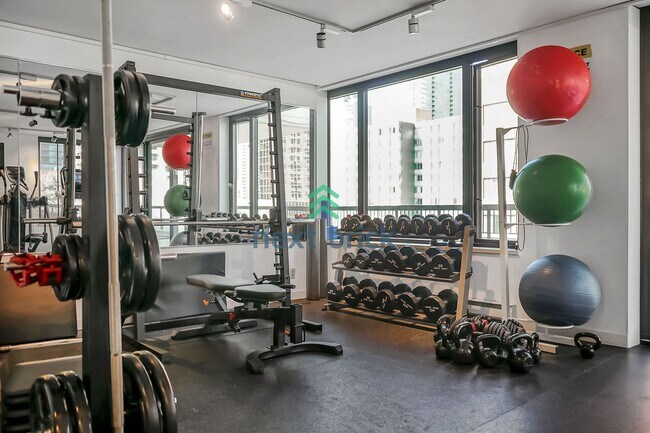 Building Photo - 1 BED & 1 BATH CONDO FOR RENT