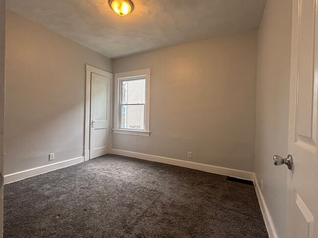 Building Photo - 12709 Parkhill Ave