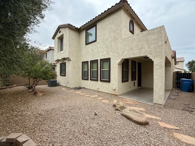 Building Photo - 3221 E Virgil Dr