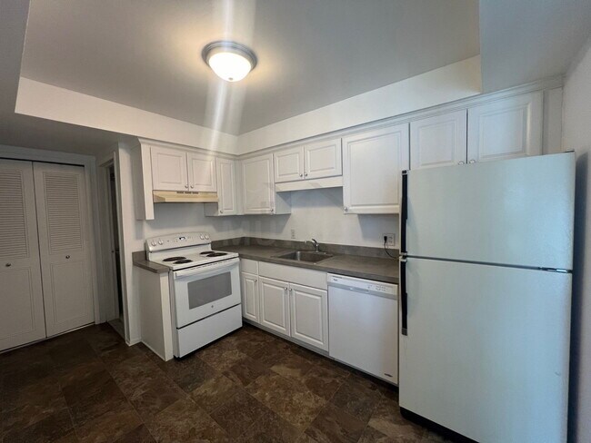 Building Photo - 8232 Karam Blvd