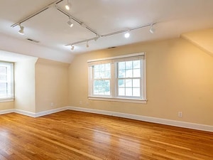 Building Photo - 524 S Highland Ave