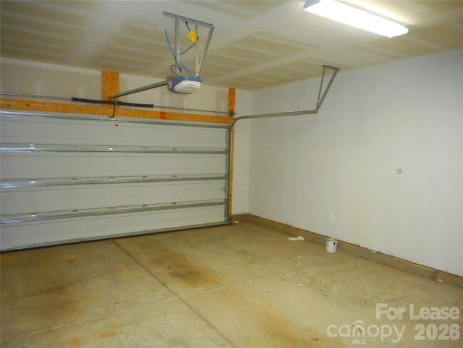 Building Photo - 3007 Glenn Hope Wy