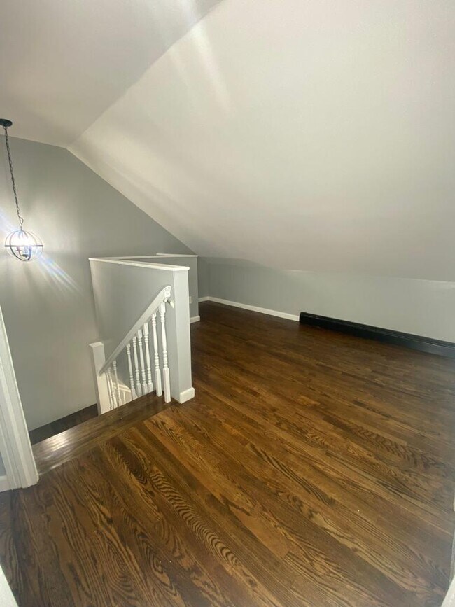 Building Photo - 51 Sassafras St