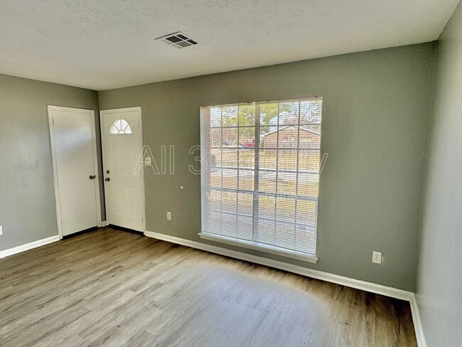 Building Photo - 3022 Montwood Dr