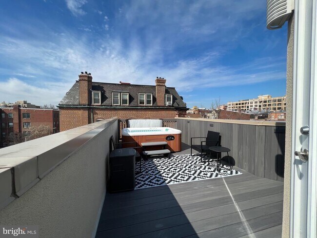 Building Photo - 1616 15th St NW