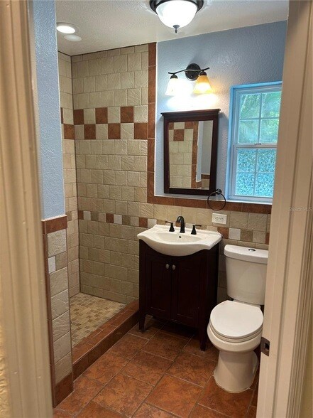 Building Photo - 10842 61st Ave