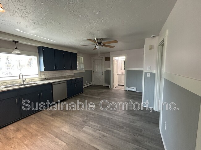 Building Photo - 16 Carlstad St