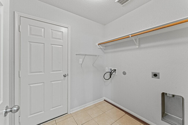 Building Photo - 10926 Acorn Canyon