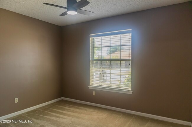 Building Photo - 2034 Belhaven Dr