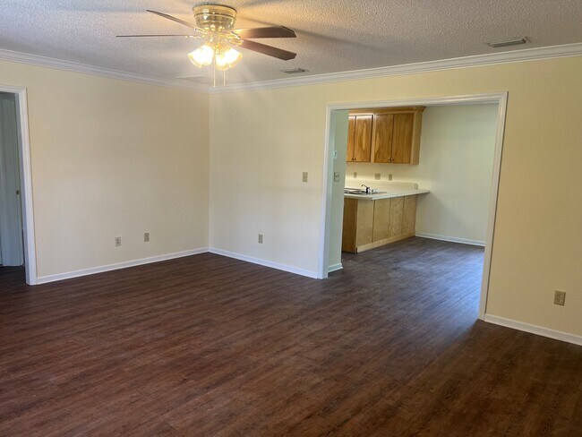Building Photo - 1816 Iola Dr