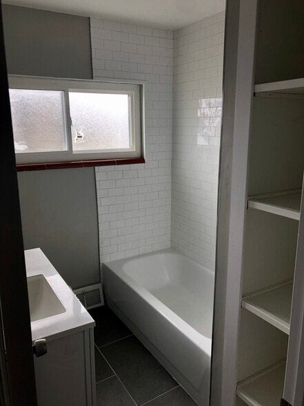 Building Photo - 114 W Cumberland St